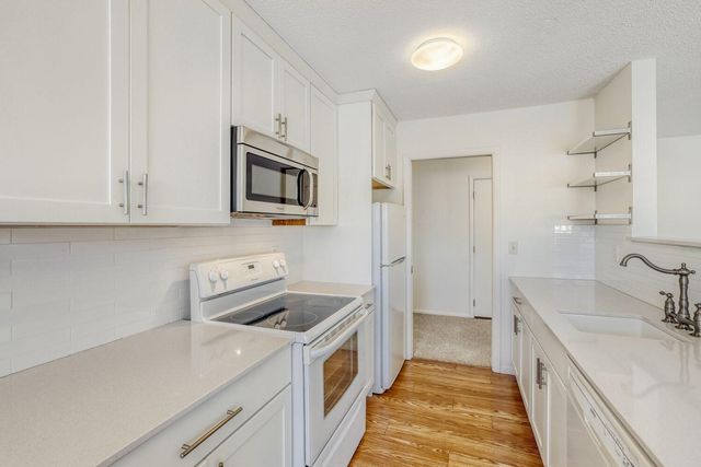 10113 34th Street W 342, Minnetonka, MN 55305