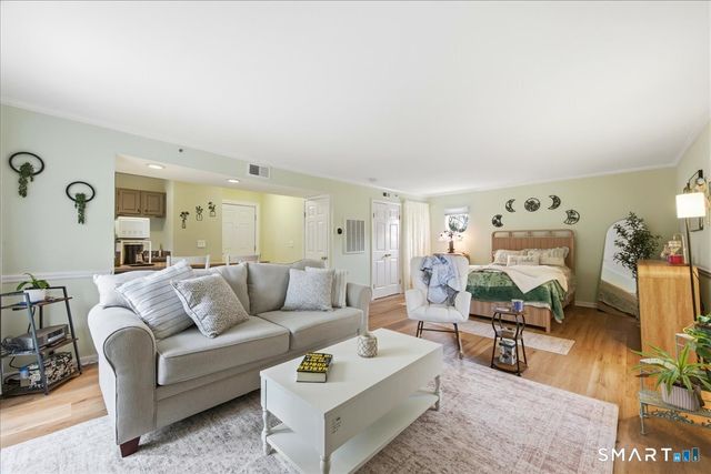 611 Old Pond Lane 611, Norwich, CT 06360