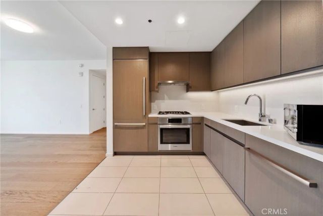 889 Francisco St 1210, Los Angeles, CA 90017