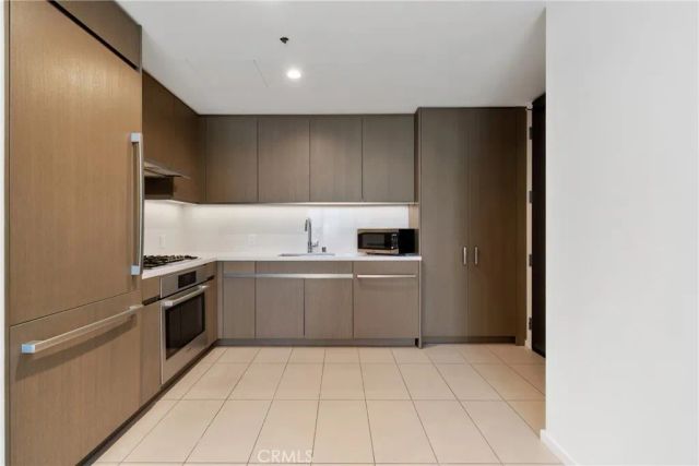 889 Francisco St 1210, Los Angeles, CA 90017