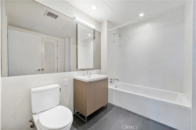 889 Francisco St 1210, Los Angeles, CA 90017