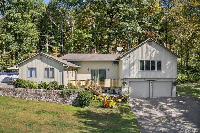 8 Peach Road, Mahopac, NY 10541