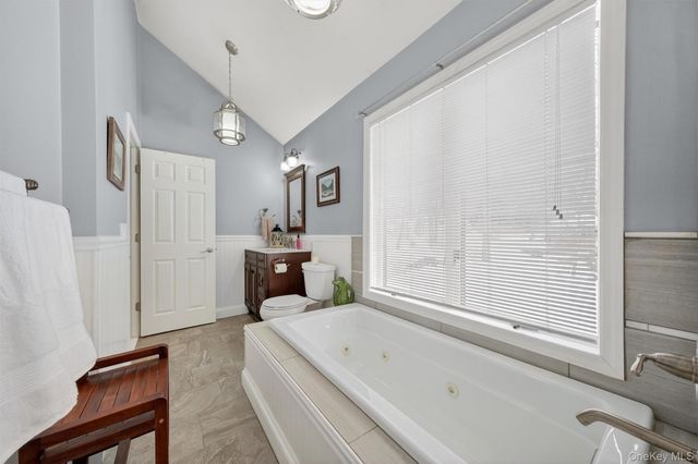 8 Peach Road, Mahopac, NY 10541