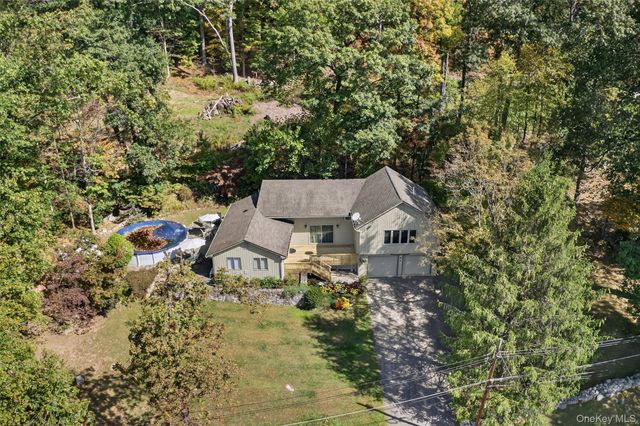 8 Peach Road, Mahopac, NY 10541