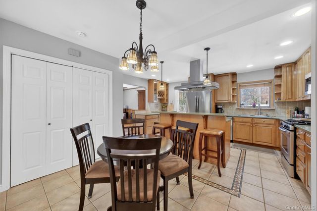 8 Peach Road, Mahopac, NY 10541