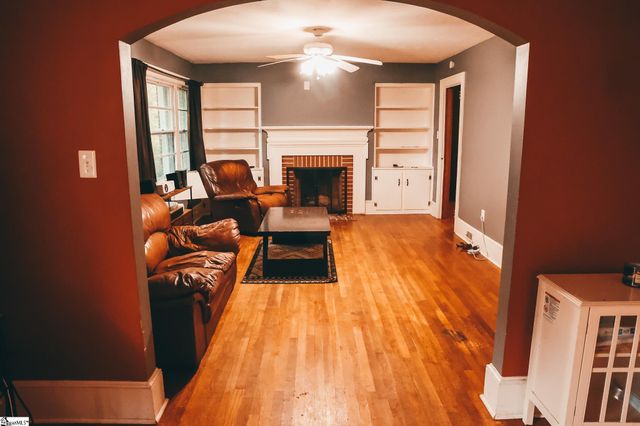 109 S Greenwood Avenue, Ware Shoals, SC 29692