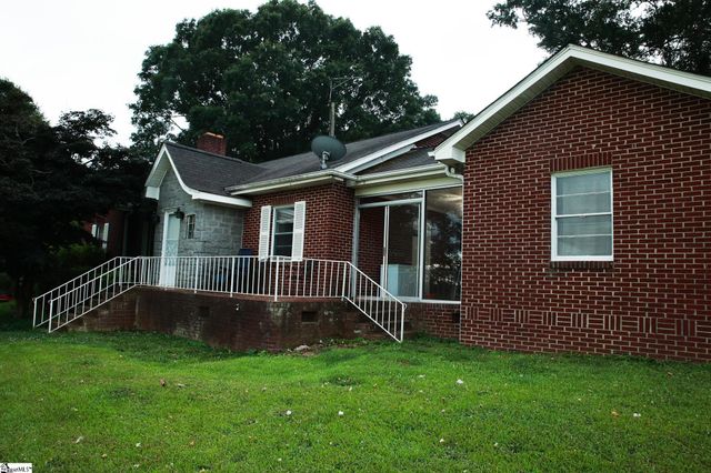 109 S Greenwood Avenue, Ware Shoals, SC 29692