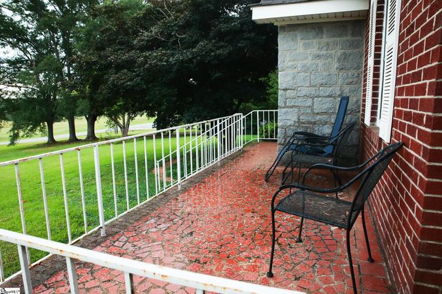 109 S Greenwood Avenue, Ware Shoals, SC 29692