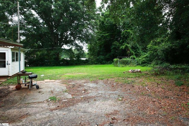 109 S Greenwood Avenue, Ware Shoals, SC 29692