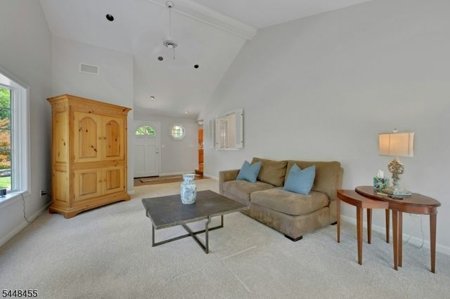 21 Hickory Dr, Oakland Boro, NJ 07436