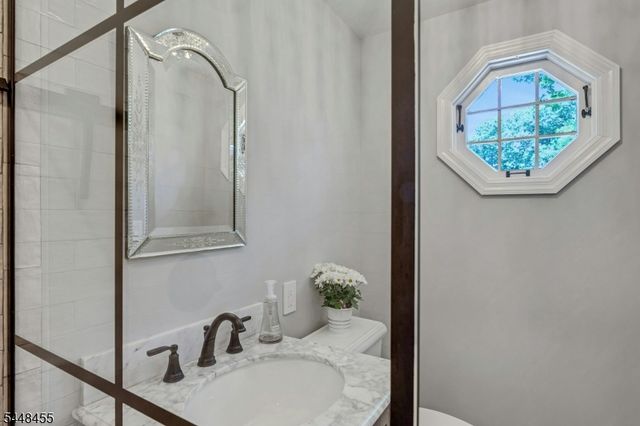 21 Hickory Dr, Oakland Boro, NJ 07436
