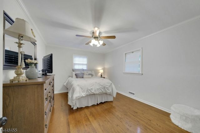 21 Hickory Dr, Oakland Boro, NJ 07436