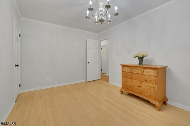21 Hickory Dr, Oakland Boro, NJ 07436