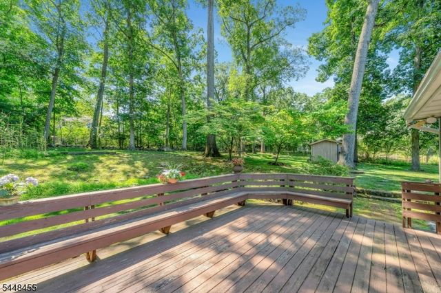 21 Hickory Dr, Oakland Boro, NJ 07436