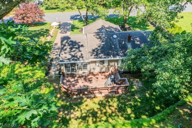 21 Hickory Dr, Oakland Boro, NJ 07436
