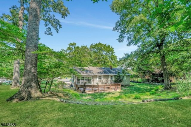 21 Hickory Dr, Oakland Boro, NJ 07436