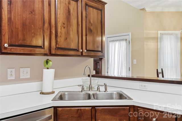1009 Millwright Lane, Matthews, NC 28104