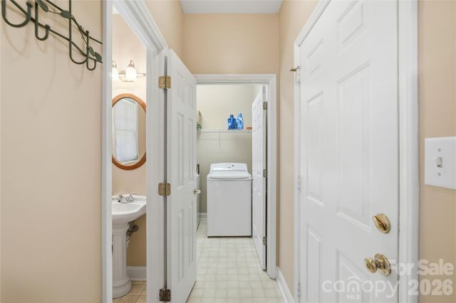 1009 Millwright Lane, Matthews, NC 28104
