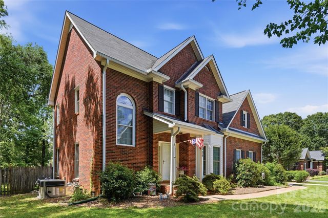 1009 Millwright Lane, Matthews, NC 28104
