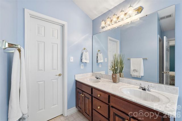1009 Millwright Lane, Matthews, NC 28104