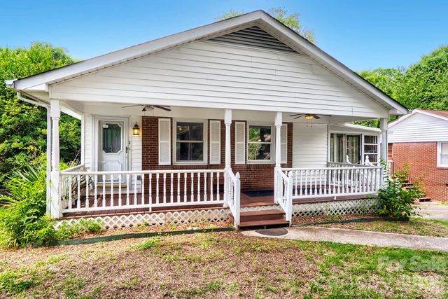 221 Eden Circle, Pineville, NC 28134