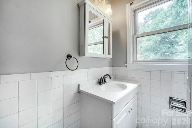 221 Eden Circle, Pineville, NC 28134
