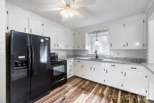 221 Eden Circle, Pineville, NC 28134