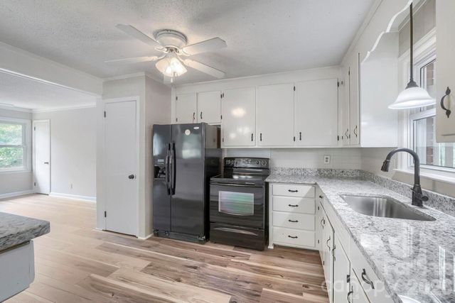 221 Eden Circle, Pineville, NC 28134