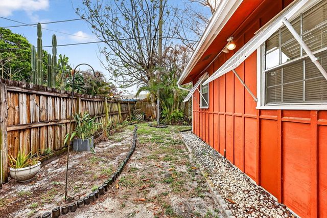 2387 NE 16th Court, Jensen Beach, FL 34957