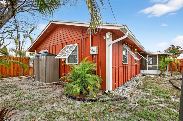 2387 NE 16th Court, Jensen Beach, FL 34957
