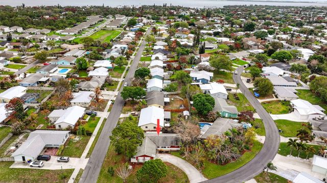 2387 NE 16th Court, Jensen Beach, FL 34957
