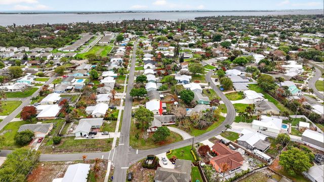 2387 NE 16th Court, Jensen Beach, FL 34957