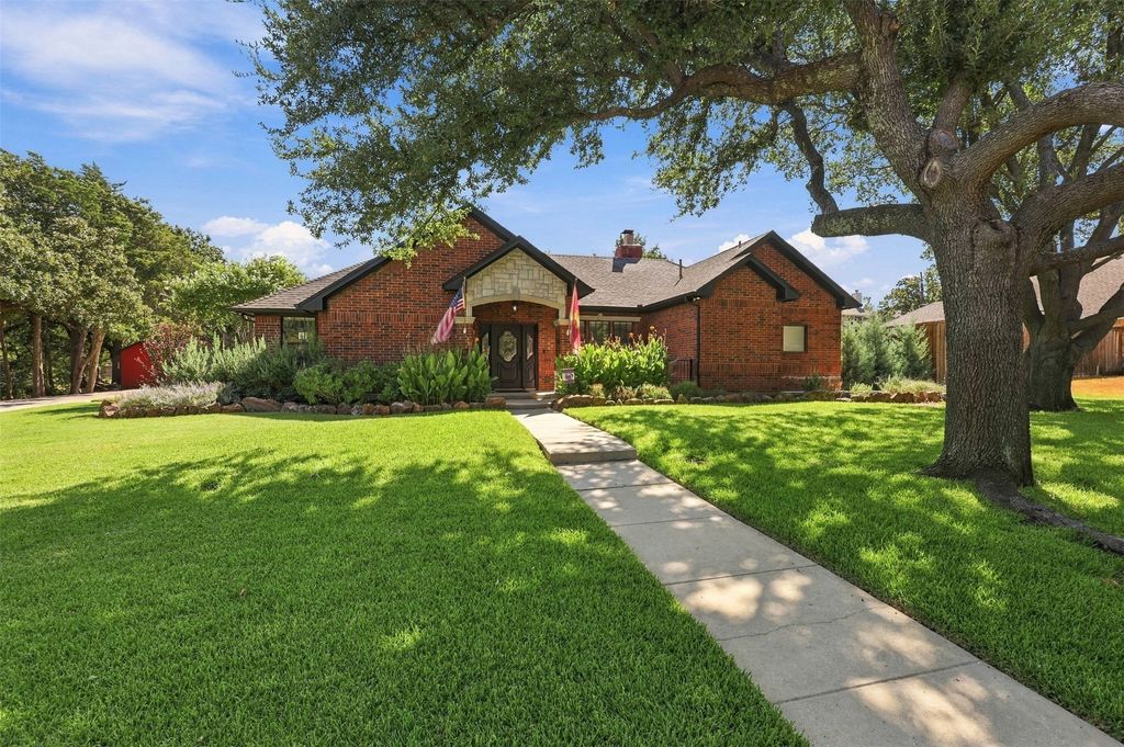 1821 Quail Run Drive, Corinth, TX 76208 — exterior