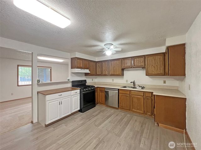 8703 Hawks Glen Loop SE, Olympia, WA 98513