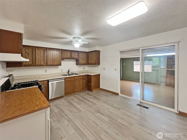 8703 Hawks Glen Loop SE, Olympia, WA 98513