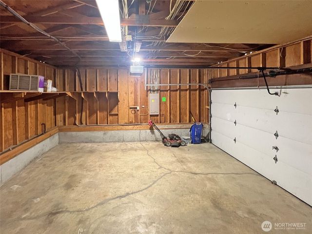 8703 Hawks Glen Loop SE, Olympia, WA 98513