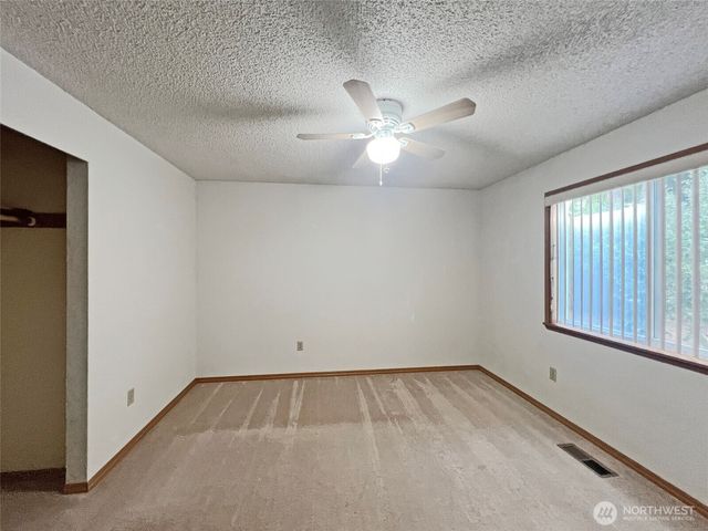 8703 Hawks Glen Loop SE, Olympia, WA 98513
