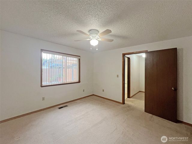 8703 Hawks Glen Loop SE, Olympia, WA 98513