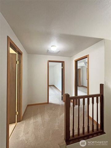 8703 Hawks Glen Loop SE, Olympia, WA 98513