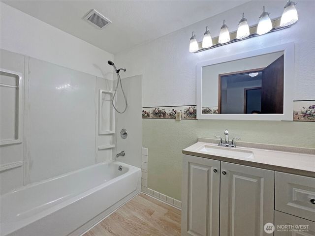 8703 Hawks Glen Loop SE, Olympia, WA 98513