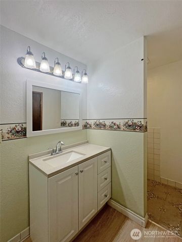8703 Hawks Glen Loop SE, Olympia, WA 98513