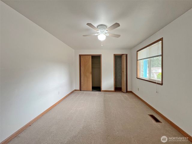8703 Hawks Glen Loop SE, Olympia, WA 98513