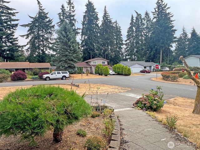 8703 Hawks Glen Loop SE, Olympia, WA 98513
