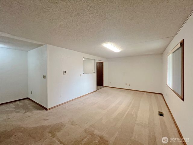 8703 Hawks Glen Loop SE, Olympia, WA 98513