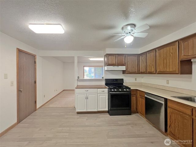 8703 Hawks Glen Loop SE, Olympia, WA 98513