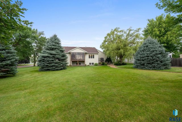 304 S Country Club Ave Avenue, Brandon, SD 57005