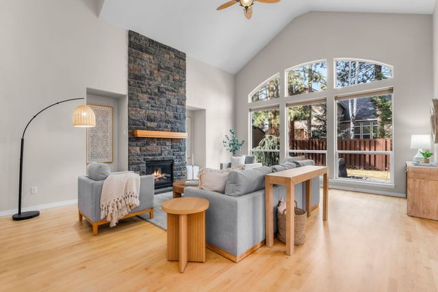 61041 Chamomile Place, Bend, OR 97702