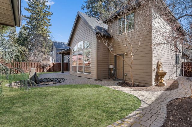 61041 Chamomile Place, Bend, OR 97702