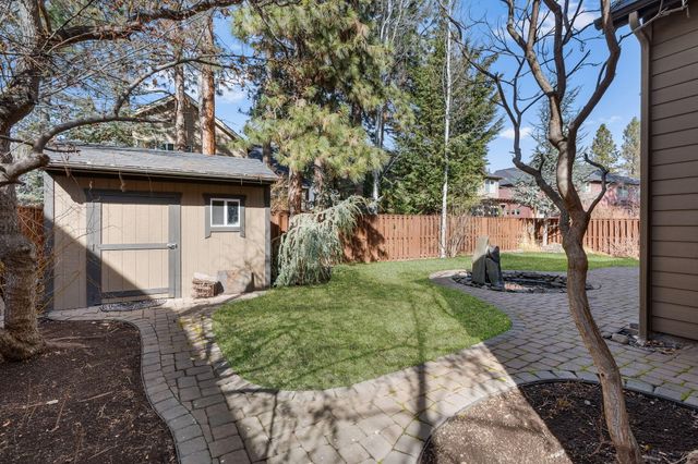 61041 Chamomile Place, Bend, OR 97702