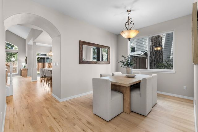 61041 Chamomile Place, Bend, OR 97702